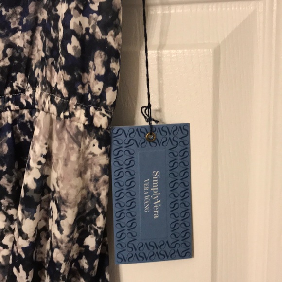 NWT Simply Vera Gray and White Patterned Dress - Picture 3 of 7